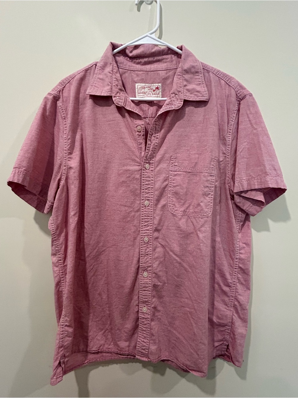 American Eagle Men's Short-Sleeve Button-Up Shirt in Light Dusty Rose